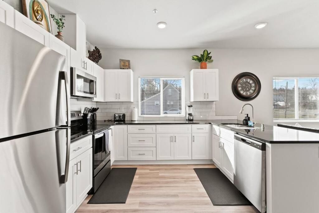 Brand New 2 Bed 2 Bath Near Perry District And Dt Apartment Спокейн Екстериор снимка