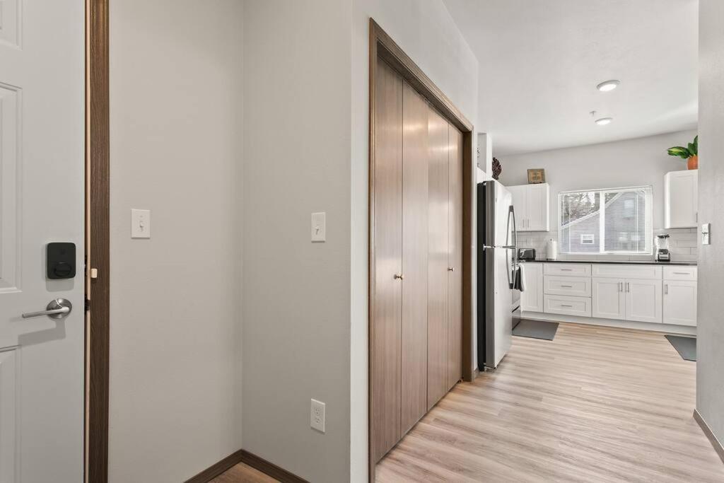 Brand New 2 Bed 2 Bath Near Perry District And Dt Apartment Спокейн Екстериор снимка